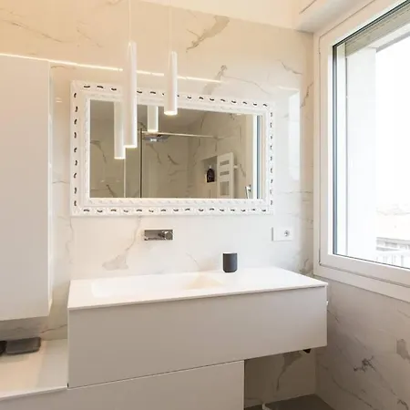 Casa de Férias Fantastico E Moderno Duplex Con Terrazza Milão